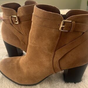LC Lauren Conrad Taupe Suede block Heeled Ankle Booties Women's 9.5 Rodeo New